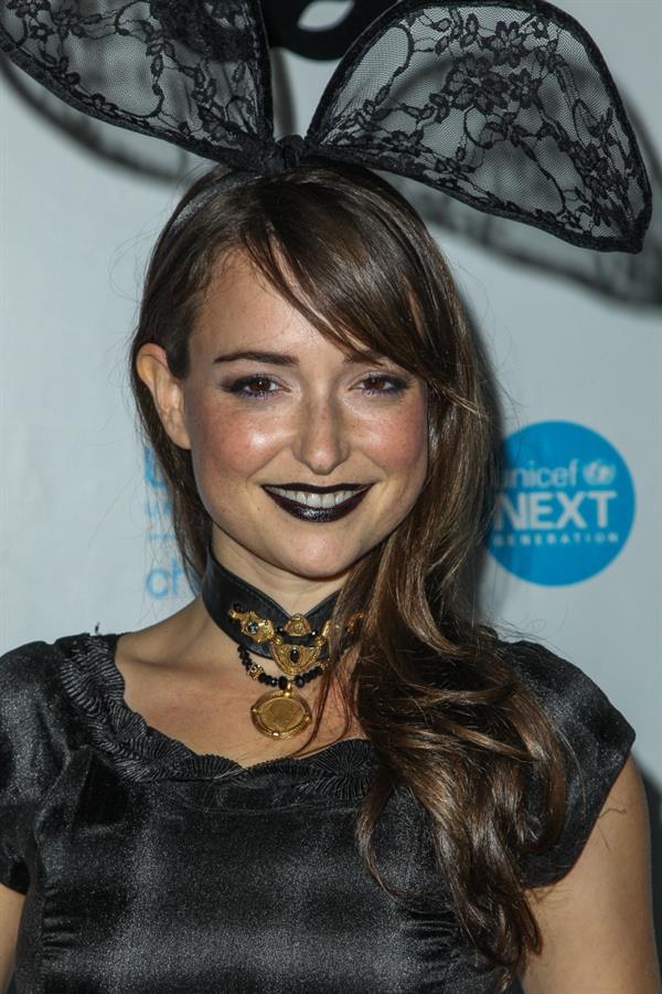 Milana Vayntrub