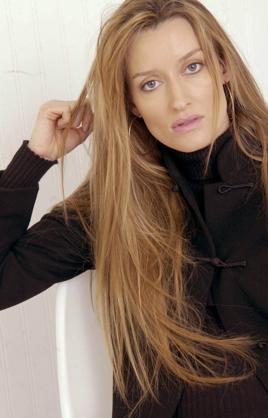 Natascha Mcelhone Pictures in an Infinite Scroll - 75 Pictures