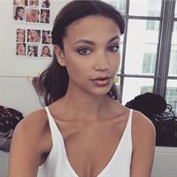 Candice Blackburn taking a selfie