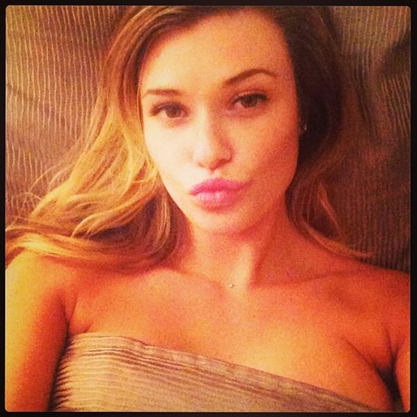 Samantha Hoopes Instagram selfie
