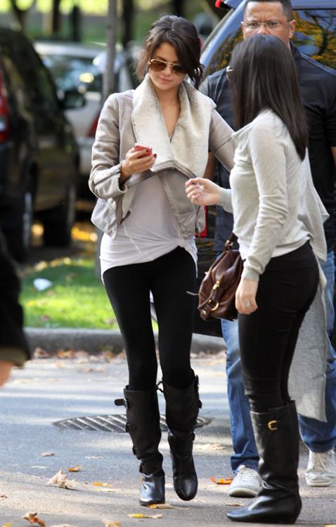 Selena Gomez gets her hair done at Blo in Vancouver on October 14, 2011