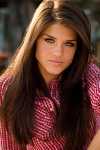 Marie Avgeropoulos