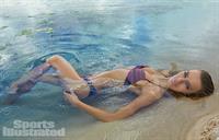 Bregje Heinen in a bikini