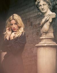 Annabelle Wallis