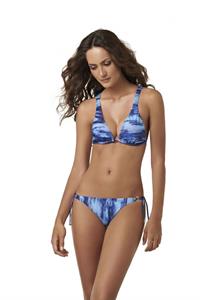 Macri Elena Vélez in a bikini