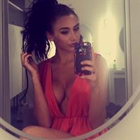 Gracee Belle taking a selfie