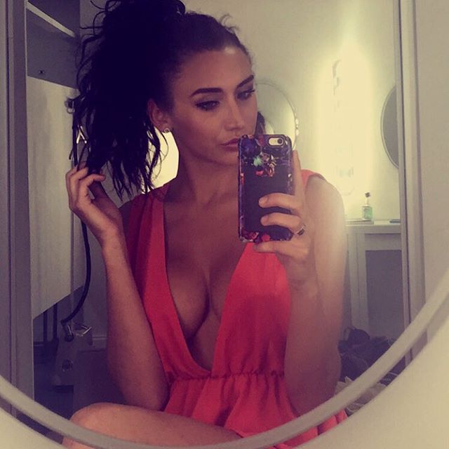 Gracee Belle taking a selfie