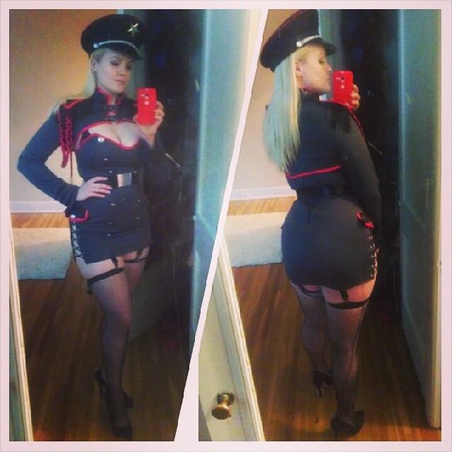 Lilli Luxe taking a selfie