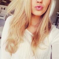 Emilie Voe Nereng taking a selfie