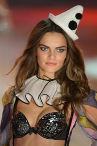 Barbara Fialho in lingerie