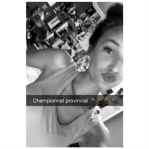 Ariane Fournier taking a selfie