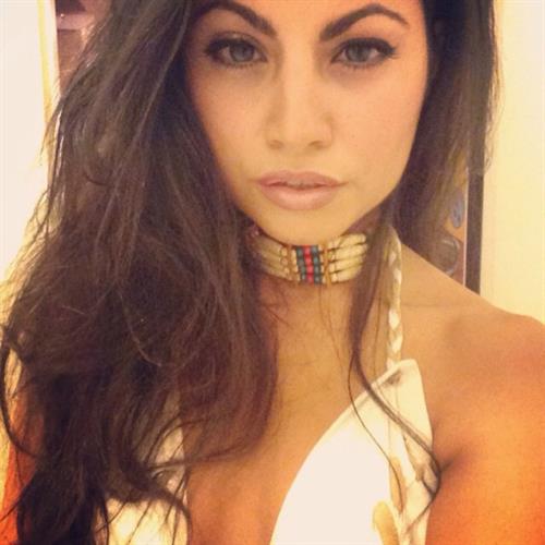 Mónica Alvarez taking a selfie