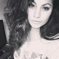 Mónica Alvarez taking a selfie