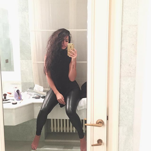 Mónica Alvarez taking a selfie