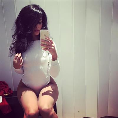 Mónica Alvarez taking a selfie