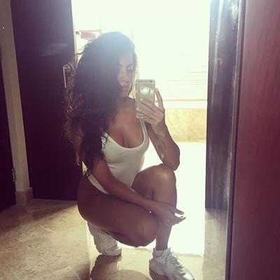 Mónica Alvarez taking a selfie