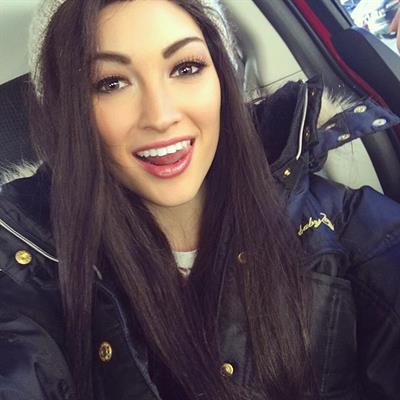 Anna Faith Carlson taking a selfie