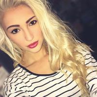 Anna Faith Carlson taking a selfie