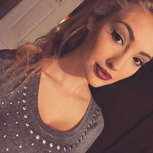 Anna Faith Carlson taking a selfie