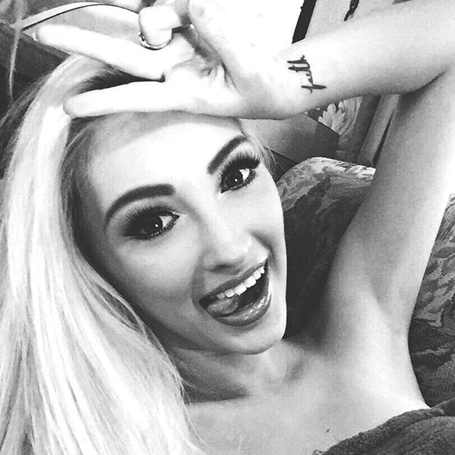 Anna Faith Carlson taking a selfie