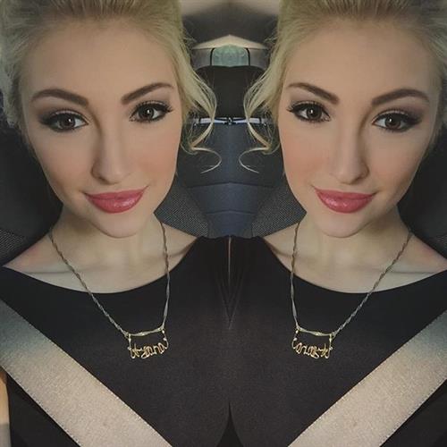 Anna Faith Carlson taking a selfie