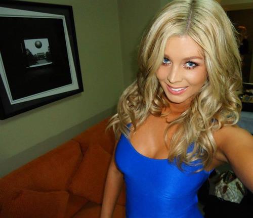 Sheridyn Fisher taking a selfie