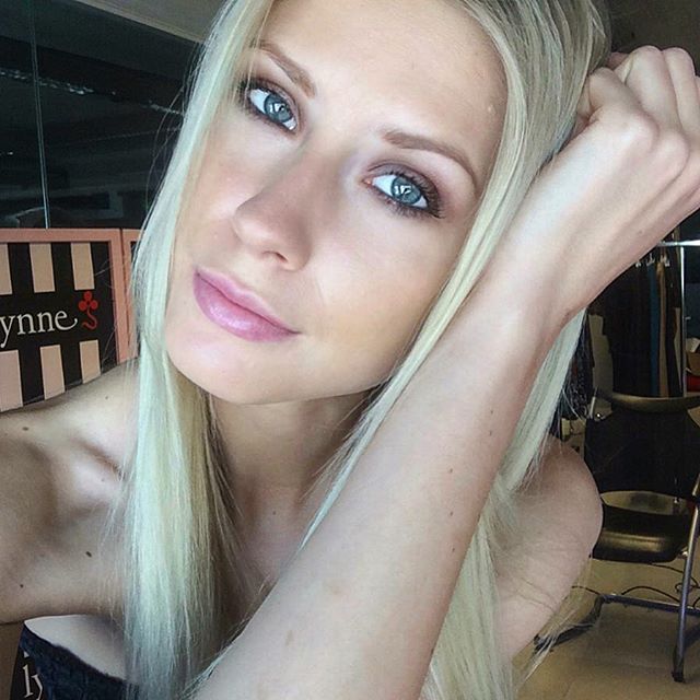 Kimberley Mens taking a selfie