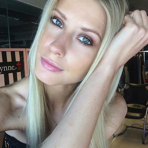 Kimberley Mens taking a selfie