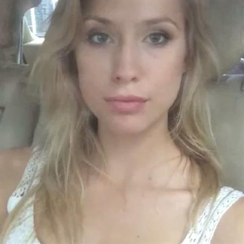 Kimberley Mens taking a selfie