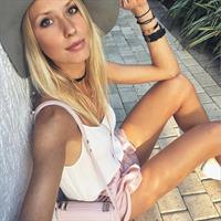 Kimberley Mens taking a selfie