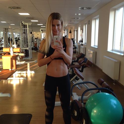 Adrienne Koleszár taking a selfie