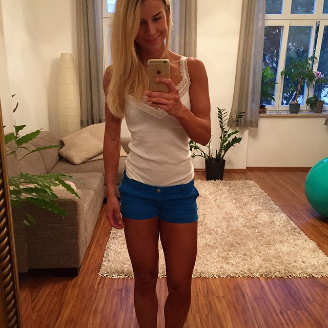 Adrienne Koleszár taking a selfie