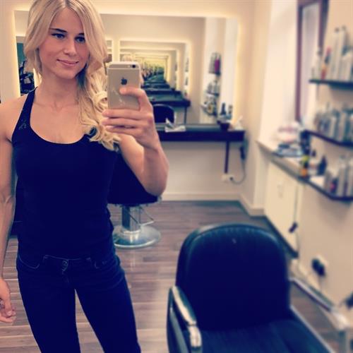 Adrienne Koleszár taking a selfie