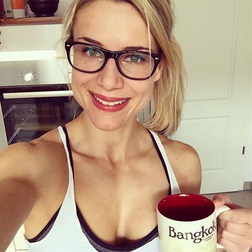 Adrienne Koleszár taking a selfie