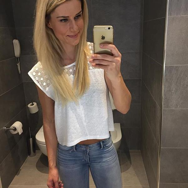 Adrienne Koleszár taking a selfie