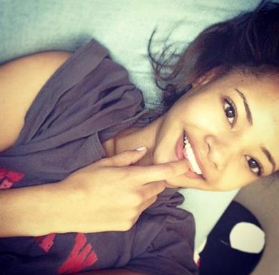 Malaika Firth taking a selfie