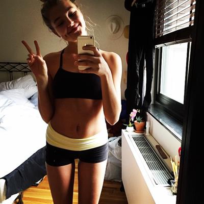 Rachel Hilbert taking a selfie
