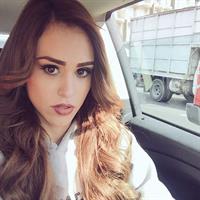 Yanet Garcia taking a selfie