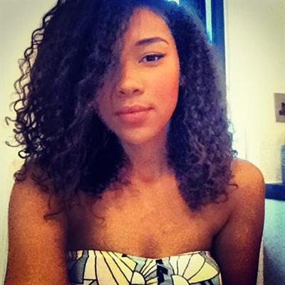 Alexandra Shipp taking a selfie