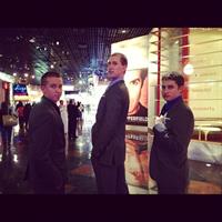 rate the guy in the middle
