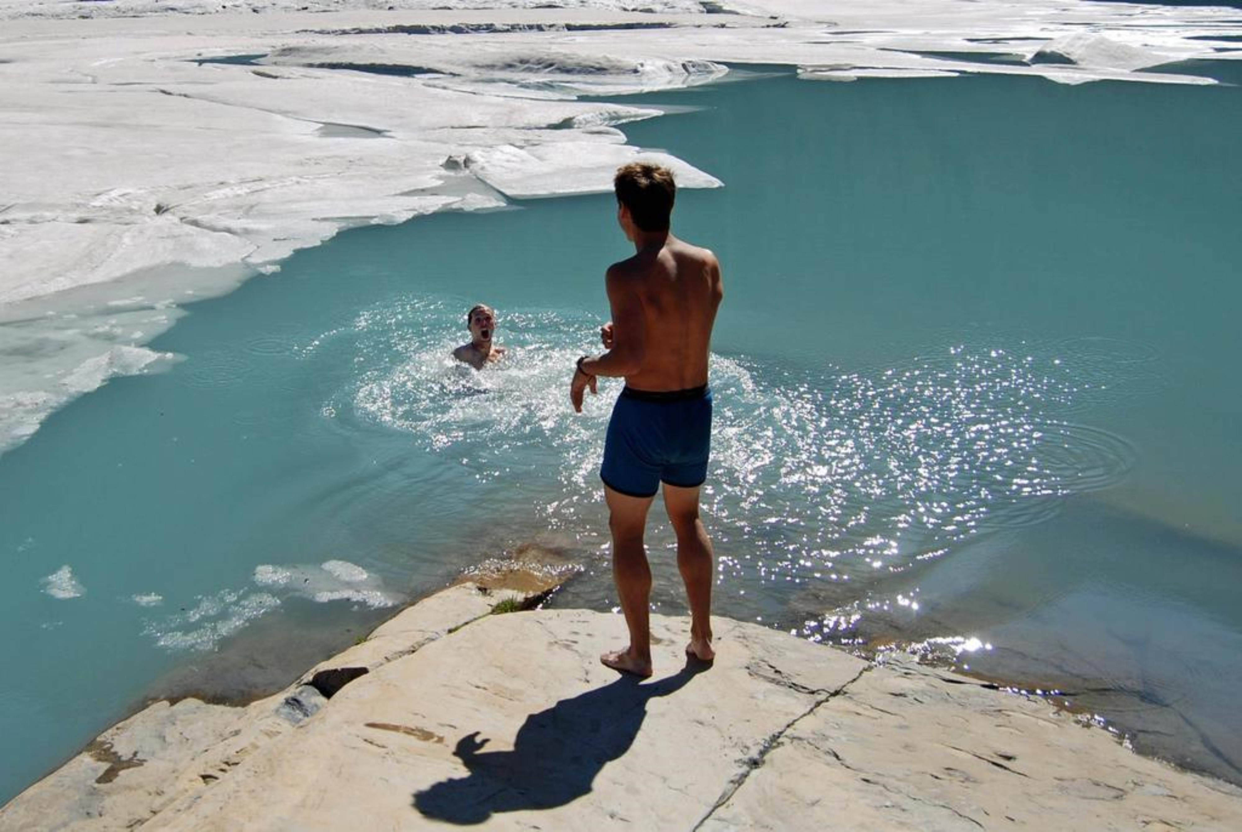 rate the guy in teh water - not likely to get an accurate rating... (if any)