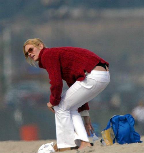 Uma Thurman - ass