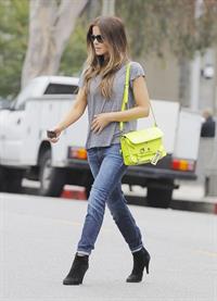 Kate Beckinsale - Enjoys a stroll in Los angeles (07.06.2013) 