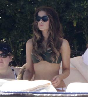 Kate Beckinsale in bikini as she fits in some sunbathing on family holiday in Mexico March 28-2013 