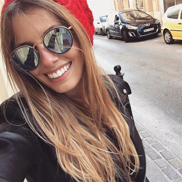 Paola Antonini taking a selfie