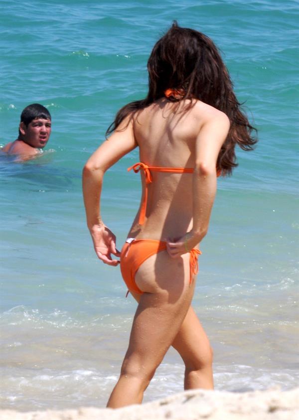 Kate Beckinsale in a bikini - ass