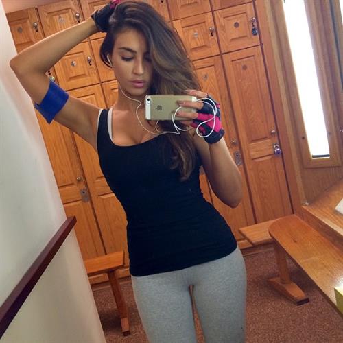 Kelly Karloff taking a selfie