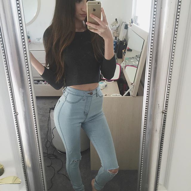 Christina Marie Harris taking a selfie