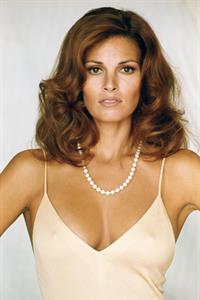 Raquel Welch - breasts