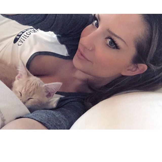 Sheala Foster taking a selfie